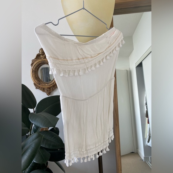 XS White Strapless Romper - Picture 2 of 3